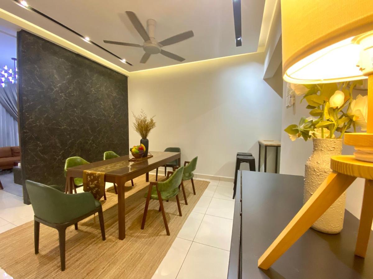 Luxury 2-Storey Terrace House Near Ioi City Mall Путраджая Екстериор снимка