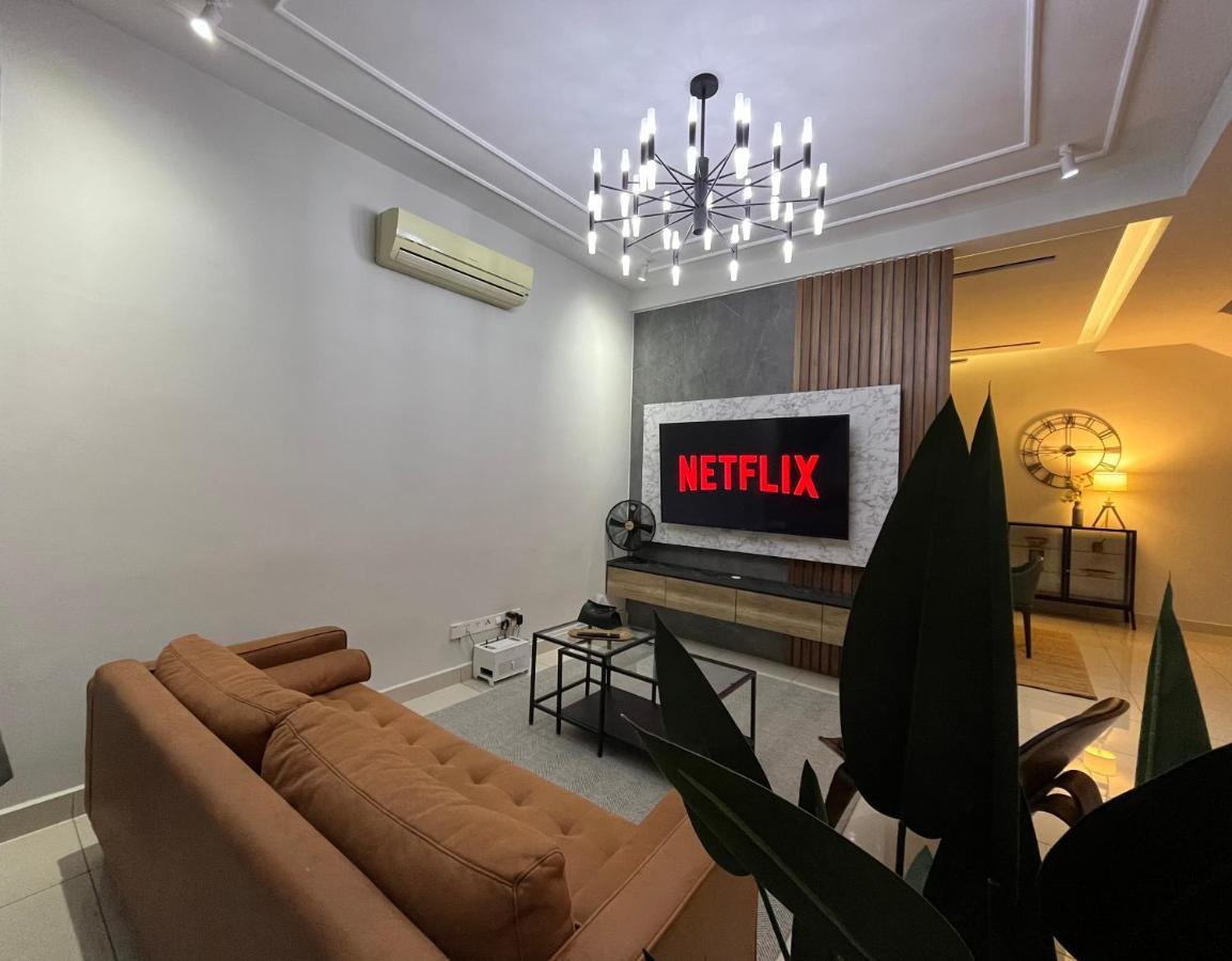 Luxury 2-Storey Terrace House Near Ioi City Mall Путраджая Екстериор снимка
